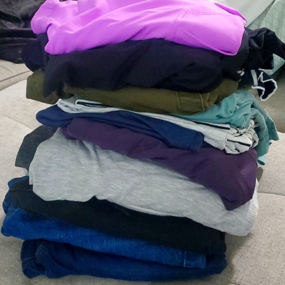 Old Navy Maternity Clothes Large / Medium - Picture 1 of 1